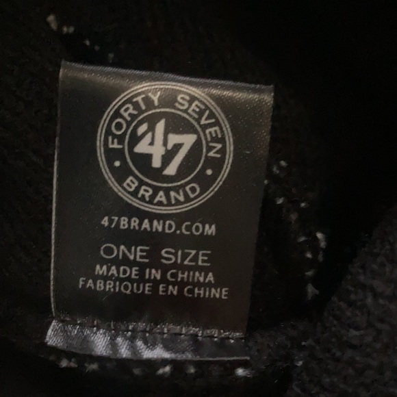 NWT Browns Pom Pom beanie - Picture 4 of 5